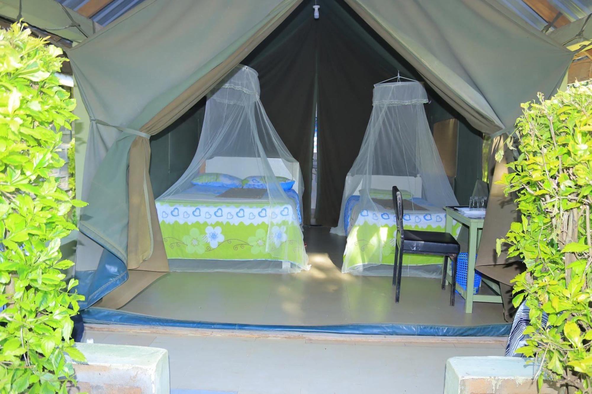 Rhino Tourist Camp Hotel Ololaimutiek Exterior foto