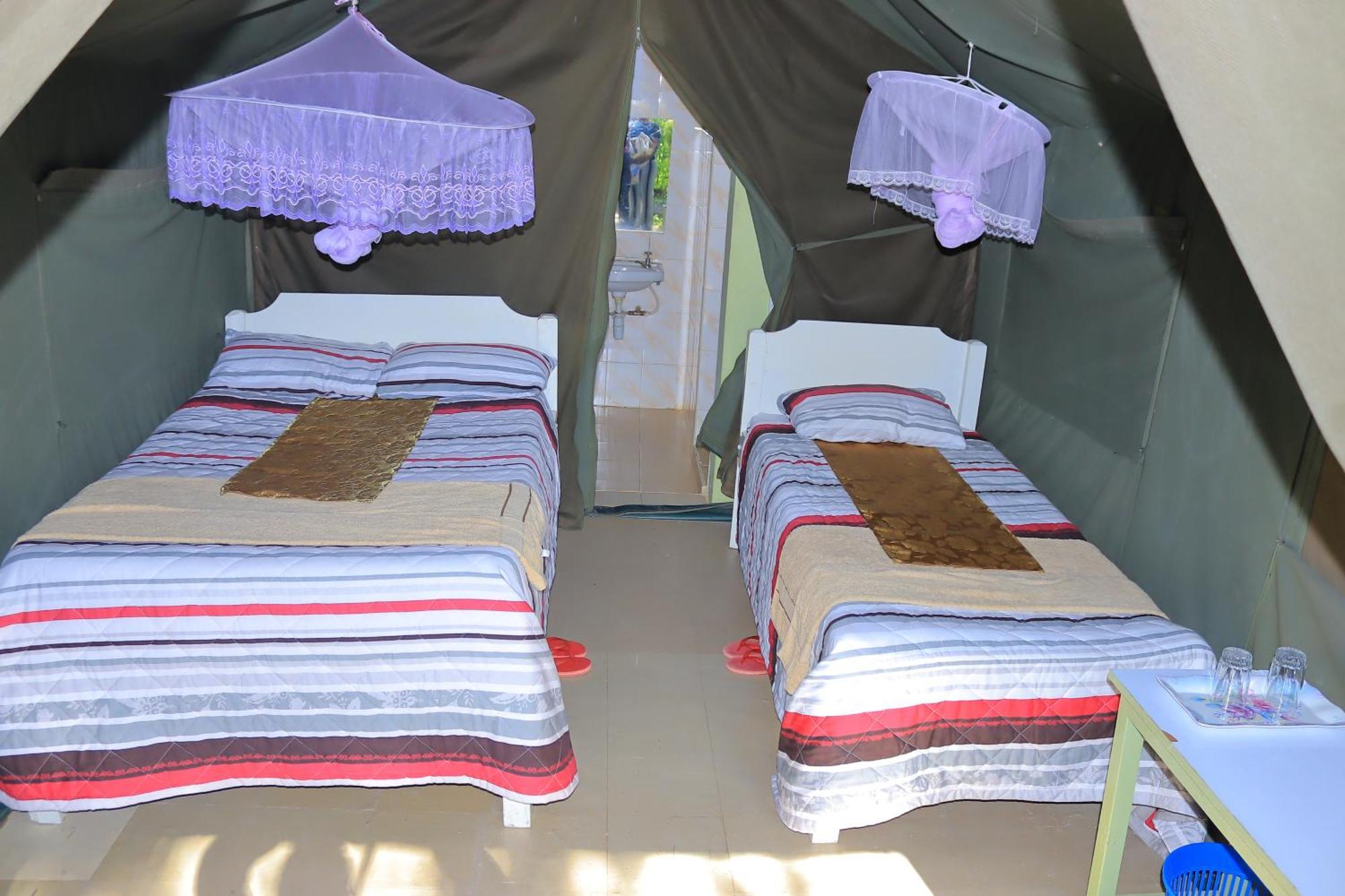 Rhino Tourist Camp Hotel Ololaimutiek Exterior foto
